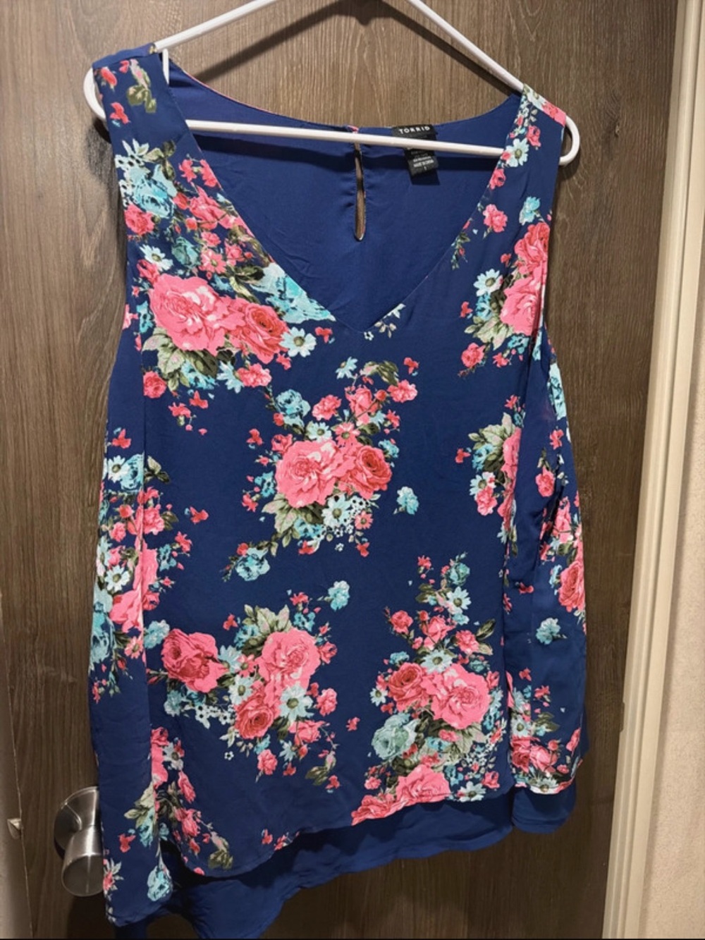 torrid Navy Floral V-Neck Sleeveless Camisole - Pink & Aqua Flowers
